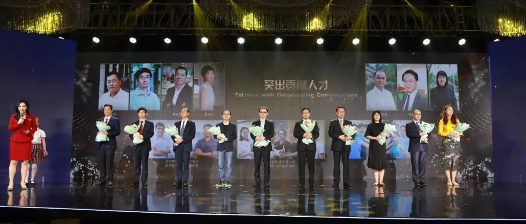 用一朵棉花改变天下，，，太阳GG董事长李建全获龙华“突出孝顺人才”奖